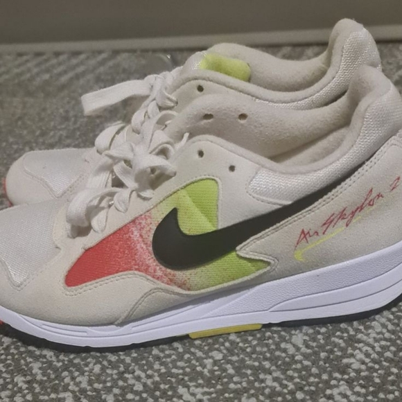 Nike Air Skylon 2s - Picture 2 of 4
